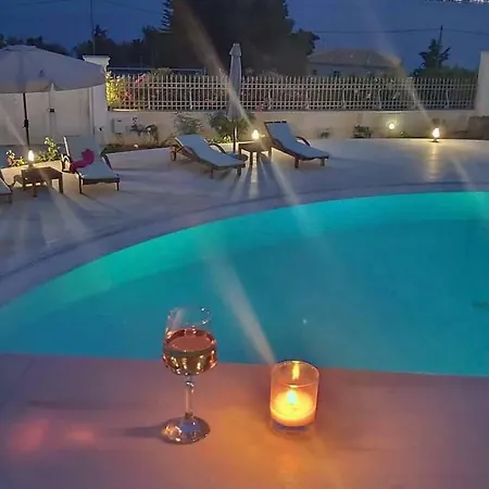 Luxurious Villa-apartment In Kosta 아파트